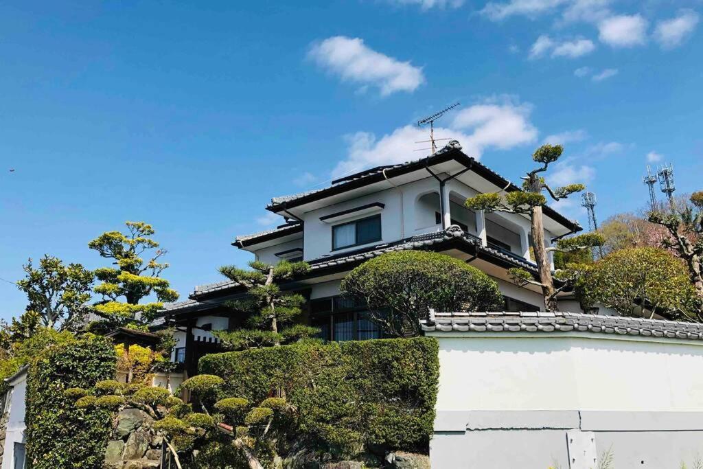 48坪！道後温泉付近駐車場有り清潔さと設備の充実さが高評価 大切な家族仲間と広々とくつろげます Villa Matsuyama  Exterior photo